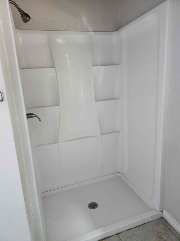 Building Photo - 1335 E Bay St