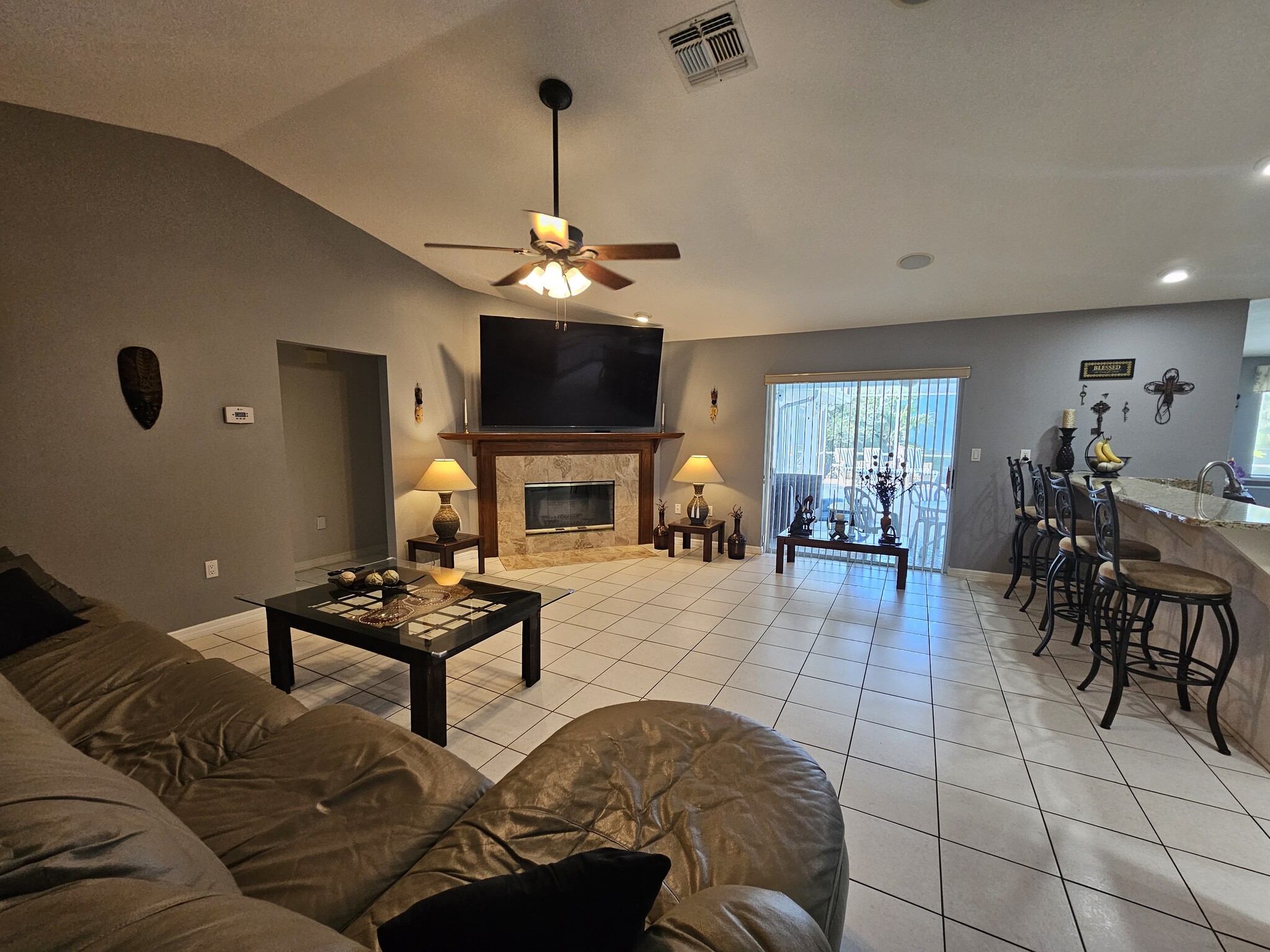 Building Photo - 2210 Bayou Dr