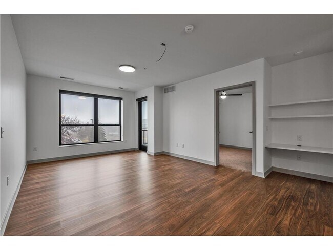 Building Photo - 640 Wisconsin Ave N