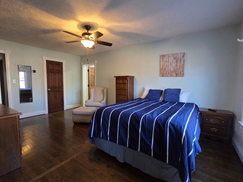 Master bedroom - 316 S 82nd St