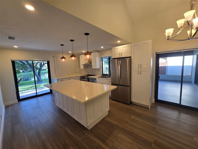 Building Photo - 2177 Montpeliar