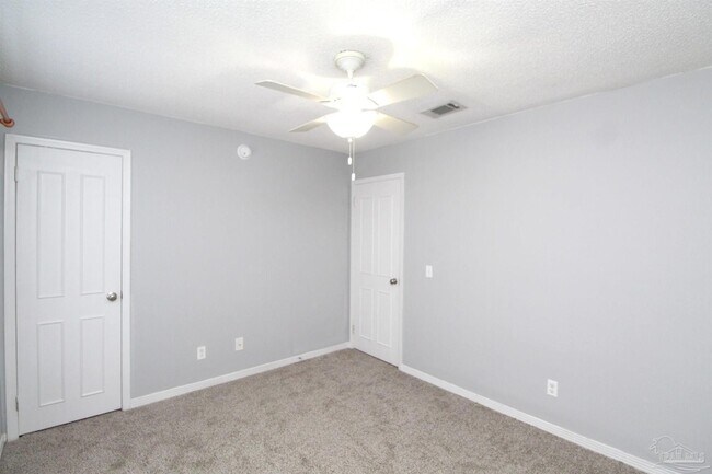 Building Photo - 1305 Foxborough Dr