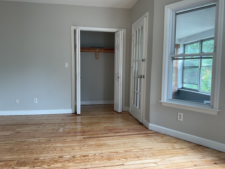 Building Photo - 134 Shelton Ave