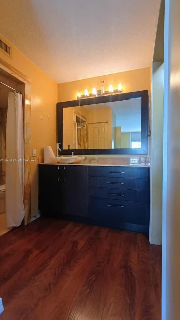 Building Photo - 19999 E Country Club Dr