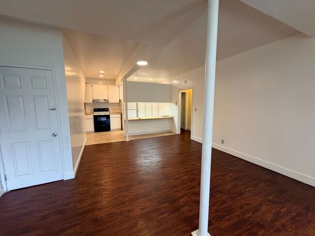 Building Photo - 1638 Ala Mahina Pl
