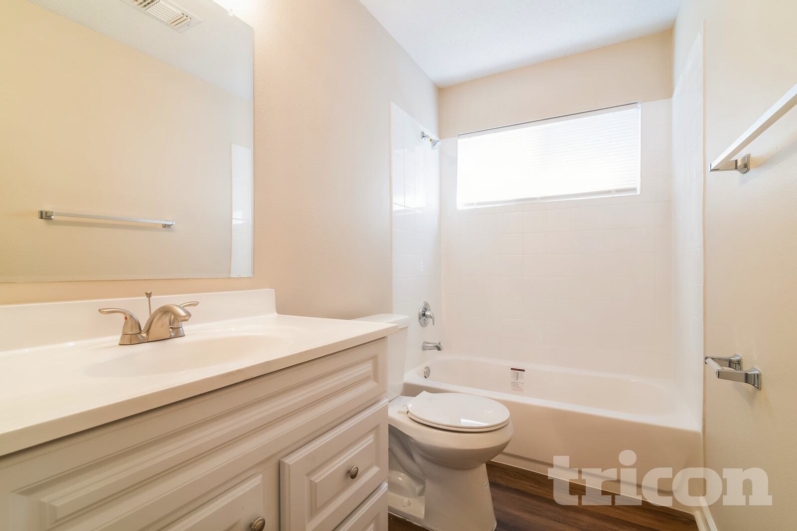 Building Photo - 16027 Hidden Acres Dr