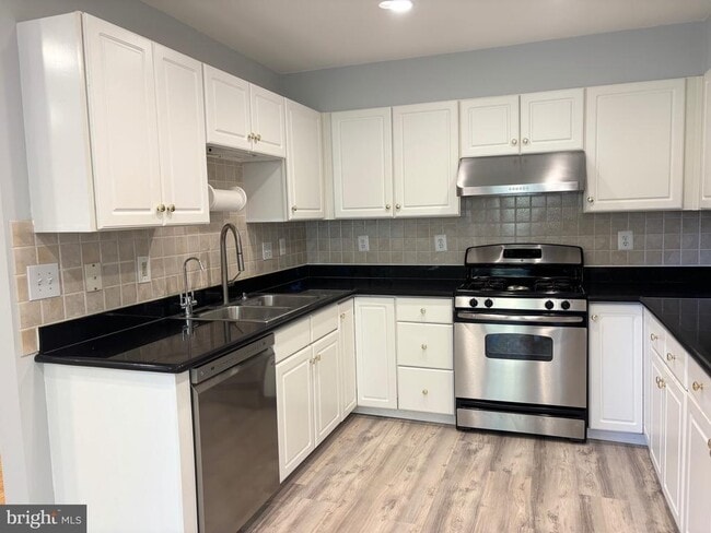 Building Photo - 15115 Deer Valley Terrace