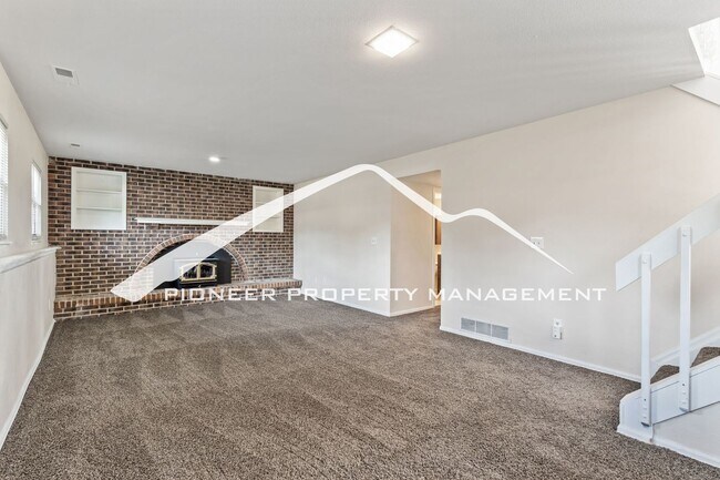 Building Photo - "Westside is the Best Side" - 4 bedroom, 2 full bathroom, 2 car garage, and fully enclosed yard.