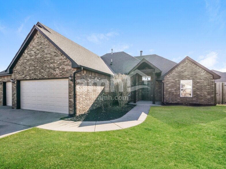 Building Photo - 11220 NW 102nd St