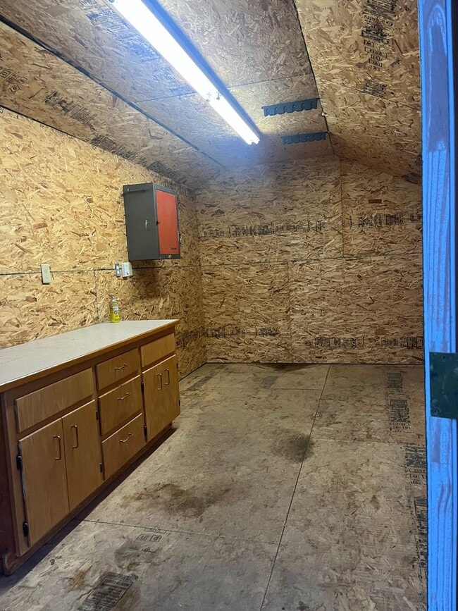 Building Photo - Cute newly renovated 2 bed 1 bath home for rent in Quincy