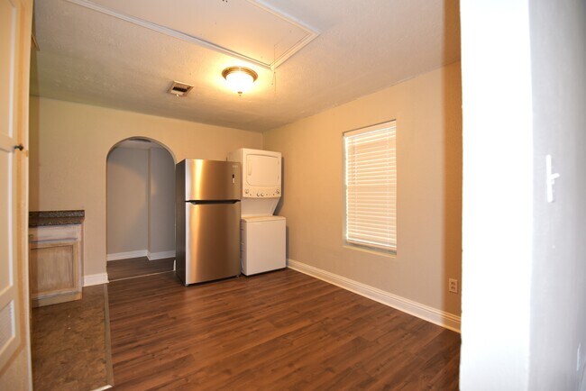 Building Photo - 1713 Ordway St