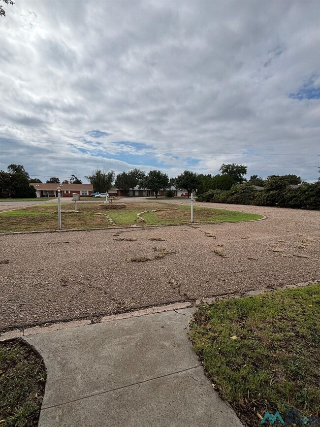 Building Photo - 1420 E 21st St