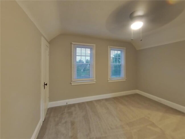 Building Photo - 2322 NE Stinson Pkwy