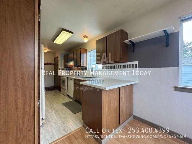 Building Photo - 1712 S 39th St