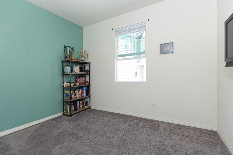 Building Photo - 529 Sandpiper Wy