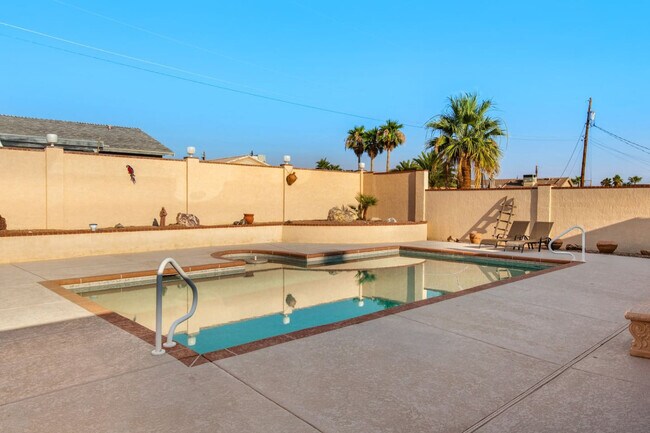 Building Photo - 212 Coral Dr