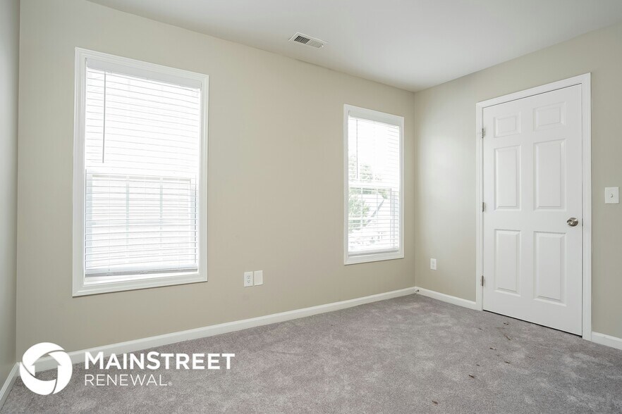 Building Photo - 1505 Golden Bell Dr