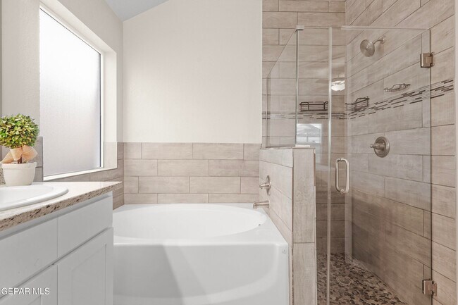 Building Photo - 12612 Don Norte St