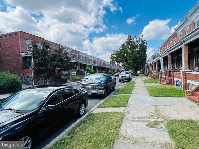 Building Photo - 3344 Kenyon Ave