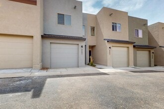 Building Photo - New Townhouse NE Heights 2/bedroom 1.5/bath 1/CG