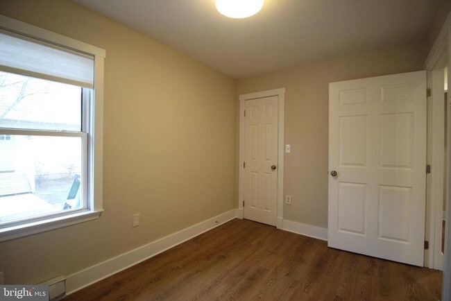 Building Photo - 1209 Shesley Rd