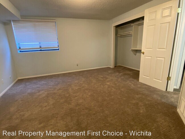 Building Photo - 3 br, 1.5 bath House - 9014 Bluestem St