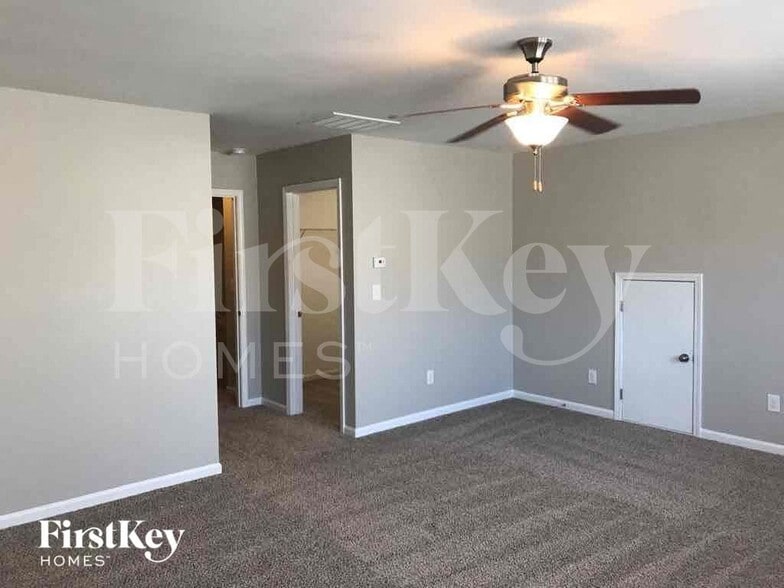 Building Photo - 6022 Durango Way