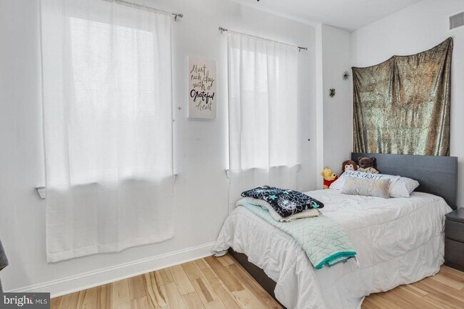 Building Photo - 2629 Cedar St