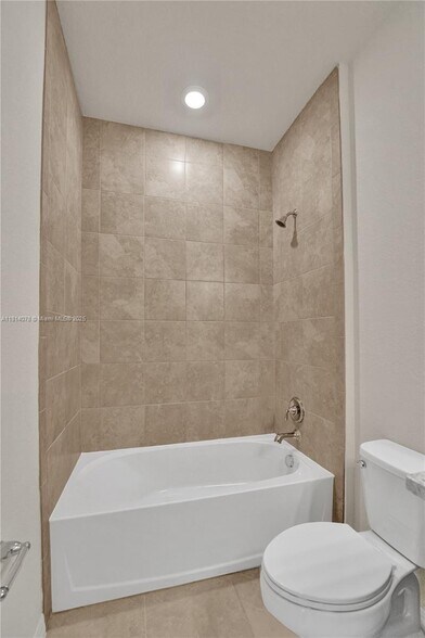Building Photo - 4764 Eucalyptus Dr