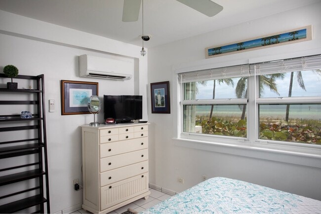 Building Photo - 1 Bedroom 1 Bathroom Furnished Second Floor Direct Ocean View Condo Lease dates: 5/1/2026 - 12/31...