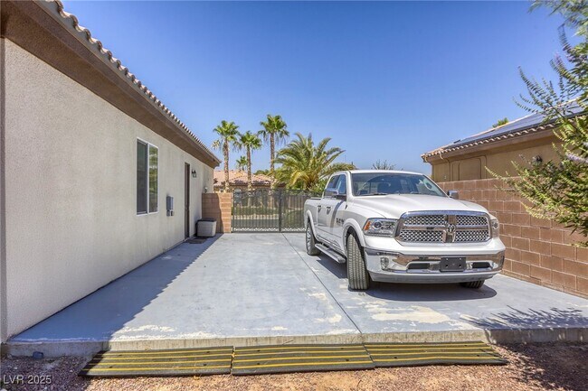 Building Photo - 7286 Mt Kearsarge St