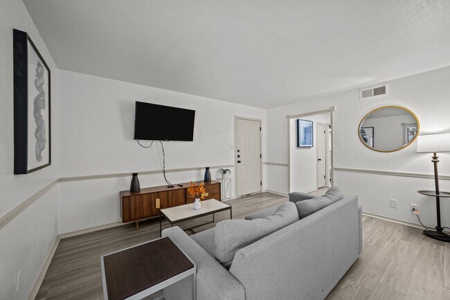 Building Photo - 1301 US-287
