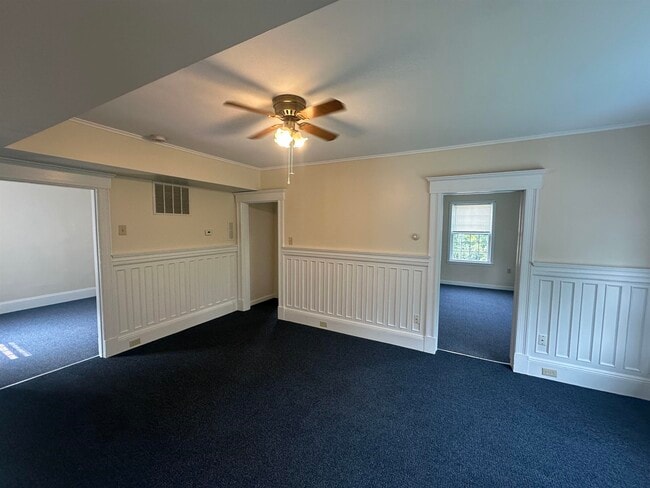Building Photo - 3027 Brown Ave