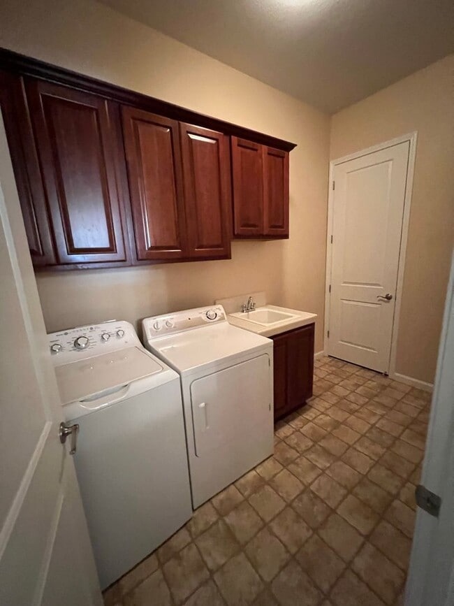 Building Photo - 9900 Wilbur May Parkway Unit 2406 / Just R...