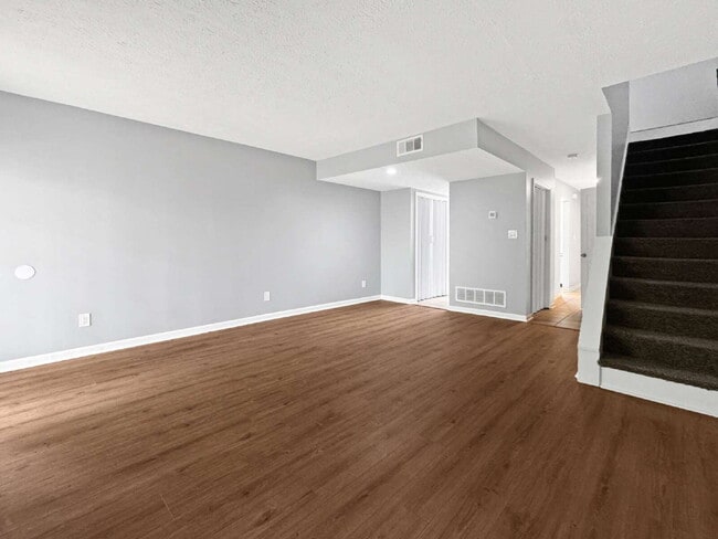 Building Photo - Recently Renovated Condo in Lake Lanier Community