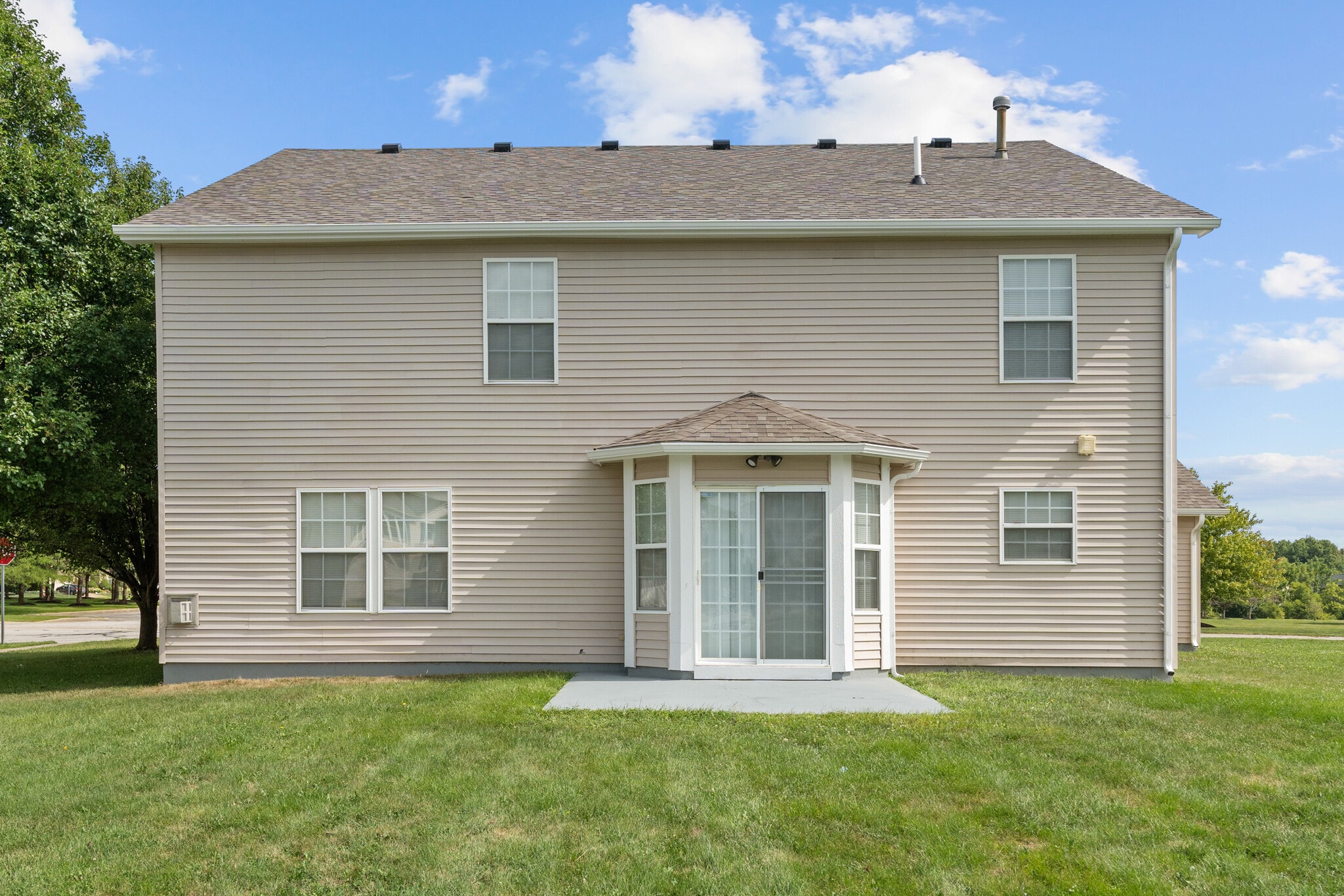 Building Photo - 2310 Liatris Dr