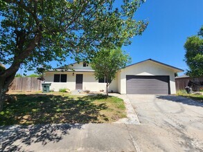 Building Photo - Beautiful Remodled, 4 Bedroom Home!