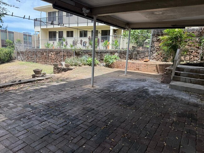 Building Photo - Prime location in the heart of Makiki 2 Be...
