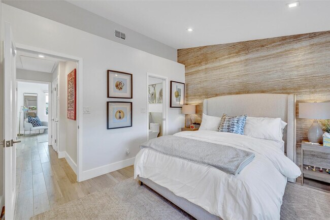 Building Photo - 1991 NE 15th Ave