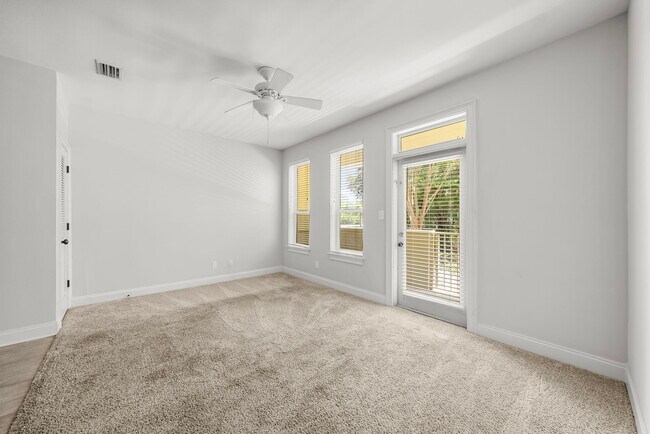 Building Photo - 11 S Wildflower Dr