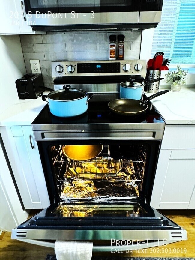 Building Photo - 207 S Dupont St