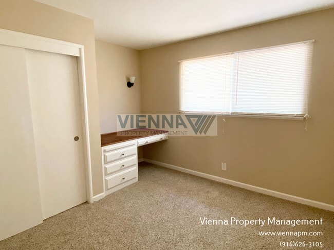 Building Photo - 5280 5th St