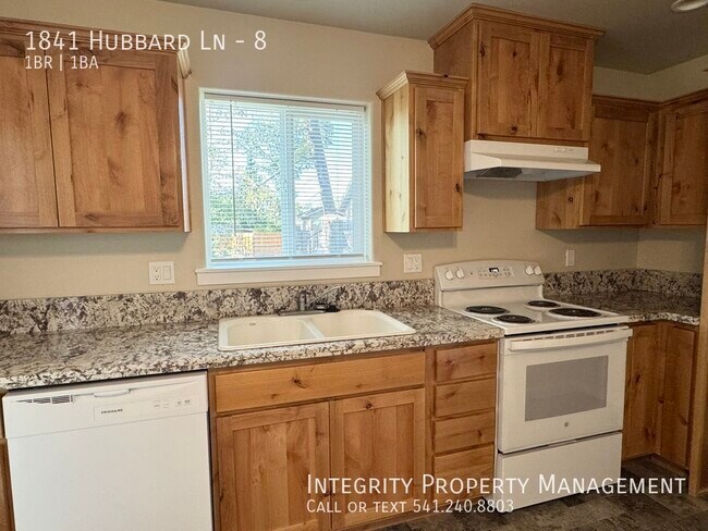 Building Photo - 1841 Hubbard Ln