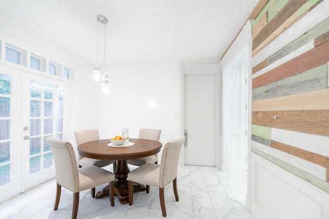 Building Photo - 15738 Fleetwood Oaks Dr