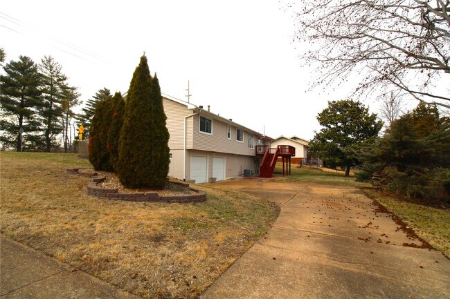 Building Photo - 736 Henry Ave