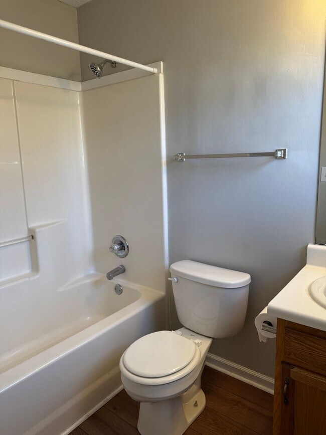 Building Photo - Lovely 3 Bedroom 2 Full Bath Home with? Large Deck & Fenced in Back?yard!