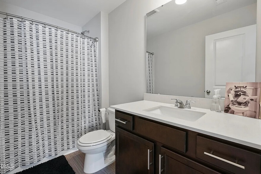 Building Photo - Room in House on Longleaf Gln Ln