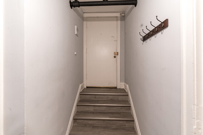 Building Photo - 7531 N Seeley Ave