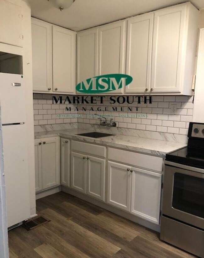 Building Photo - 508 E 48th St