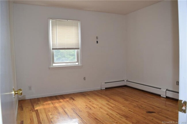 Building Photo - 17 Granite Dr
